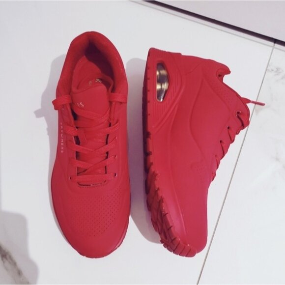 SKETCHERS "UNO STAND ON AIR" RED SNEAKERS - Picture 1 of 9